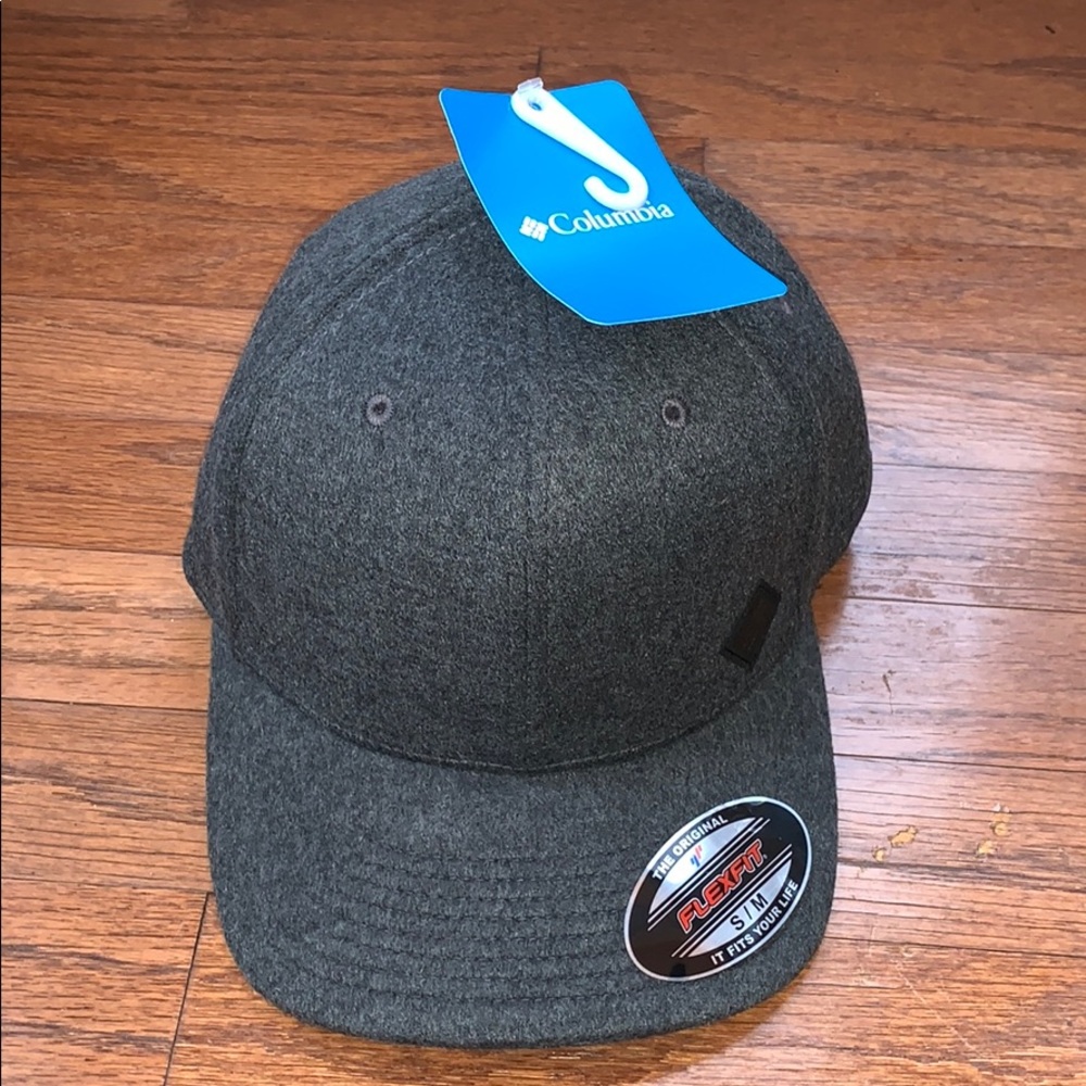 New with Tags COLUMBIA flex-fit fitted cap